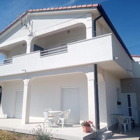 Apartmani Sol Vlasici Pag Town Buitenkant foto