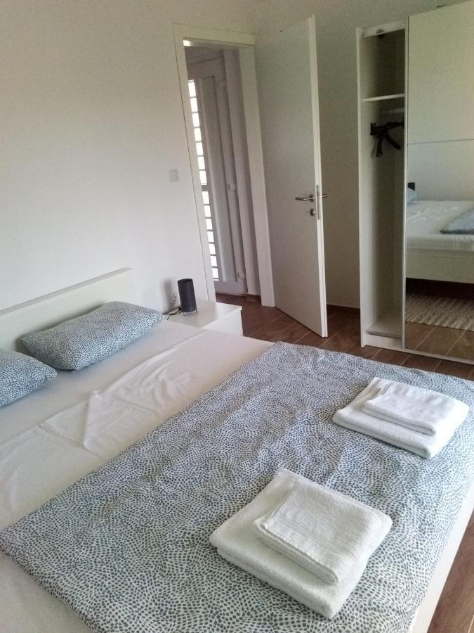 Apartmani Sol Vlasici Pag Town Buitenkant foto