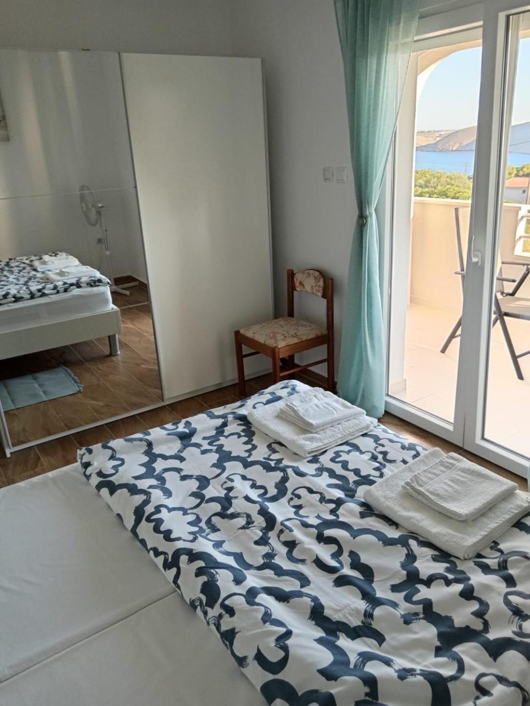 Apartmani Sol Vlasici Pag Town Buitenkant foto
